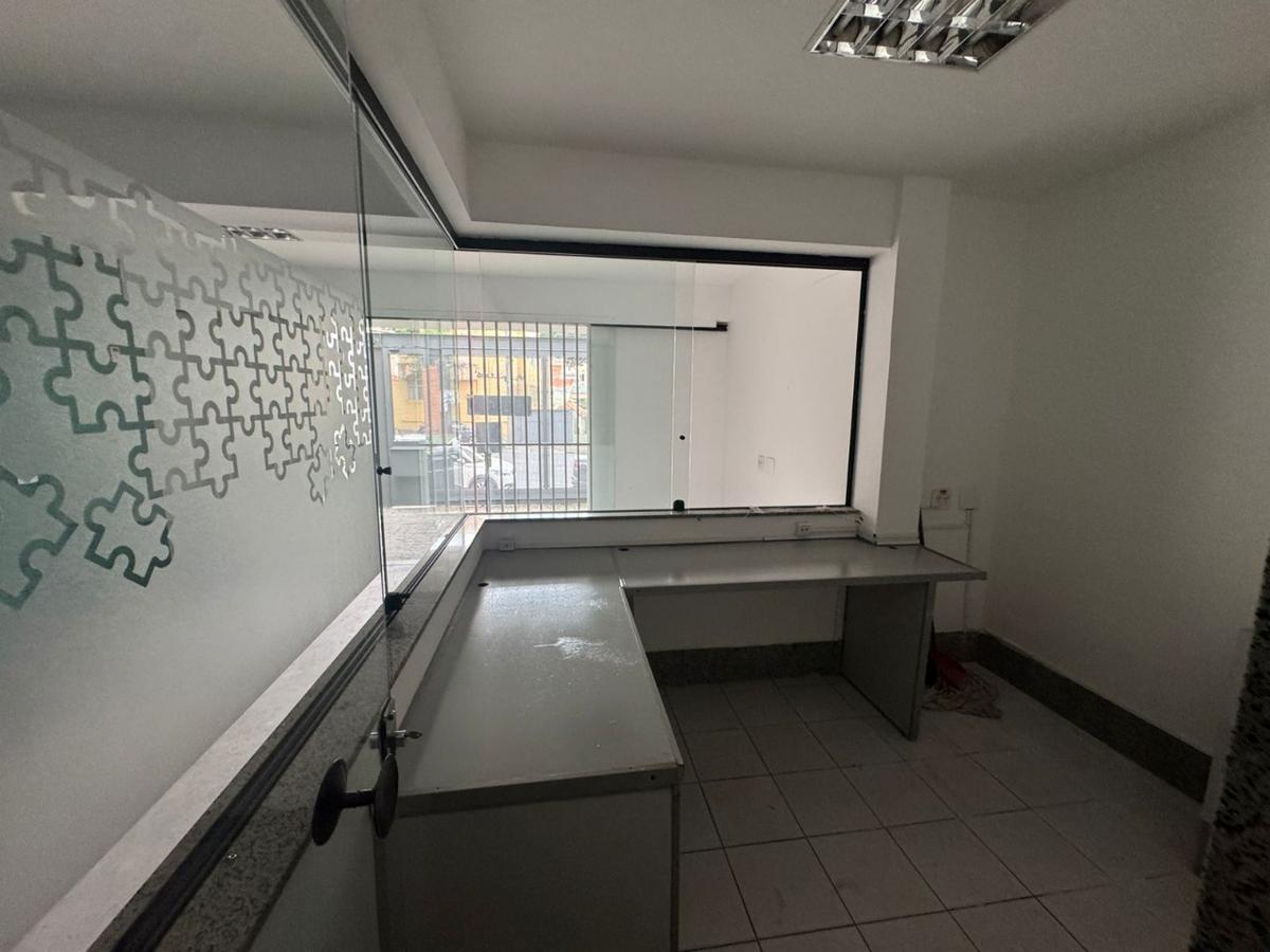 Casa Comercial, Floresta, 20 Quartos, 2 Vagas