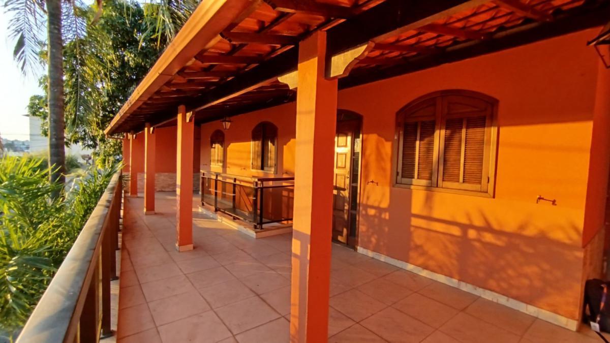 Casa, Buritis, 3 Quartos, 2 Vagas, 1 Suíte