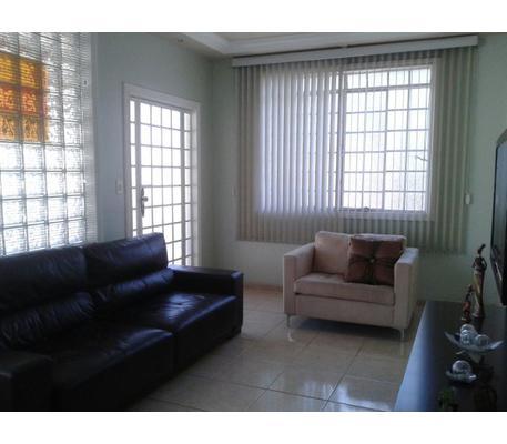 Casa, Castelo, 3 Quartos, 2 Vagas, 1 Suíte