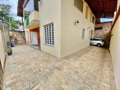 Casa, Castelo, 6 Quartos, 5 Vagas, 2 Suítes