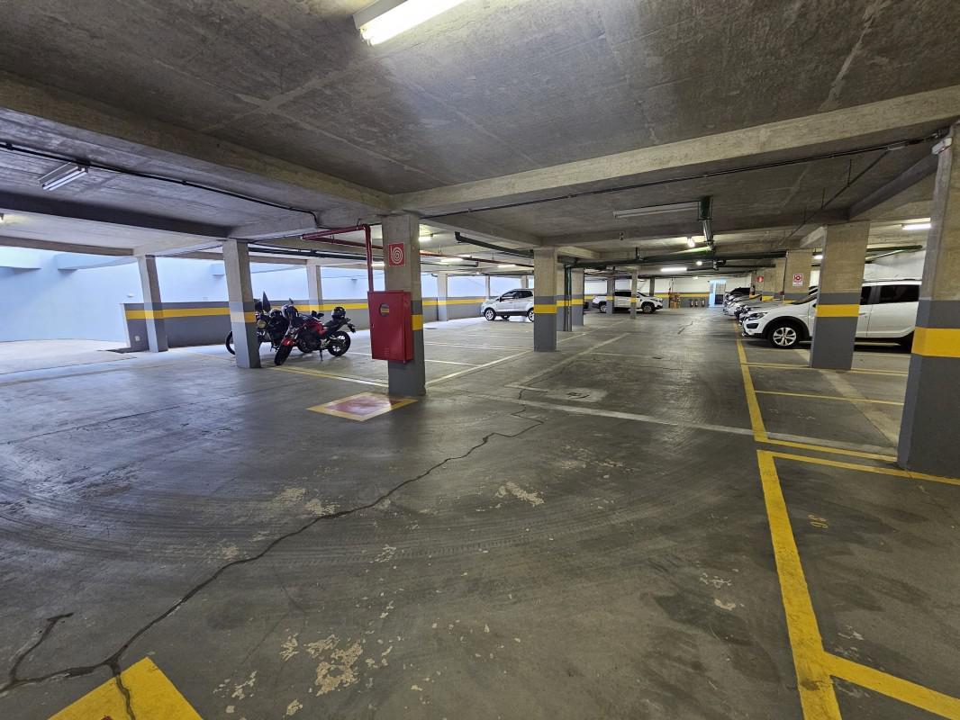 Sala, Estoril, 1 Quarto, 0 Vaga