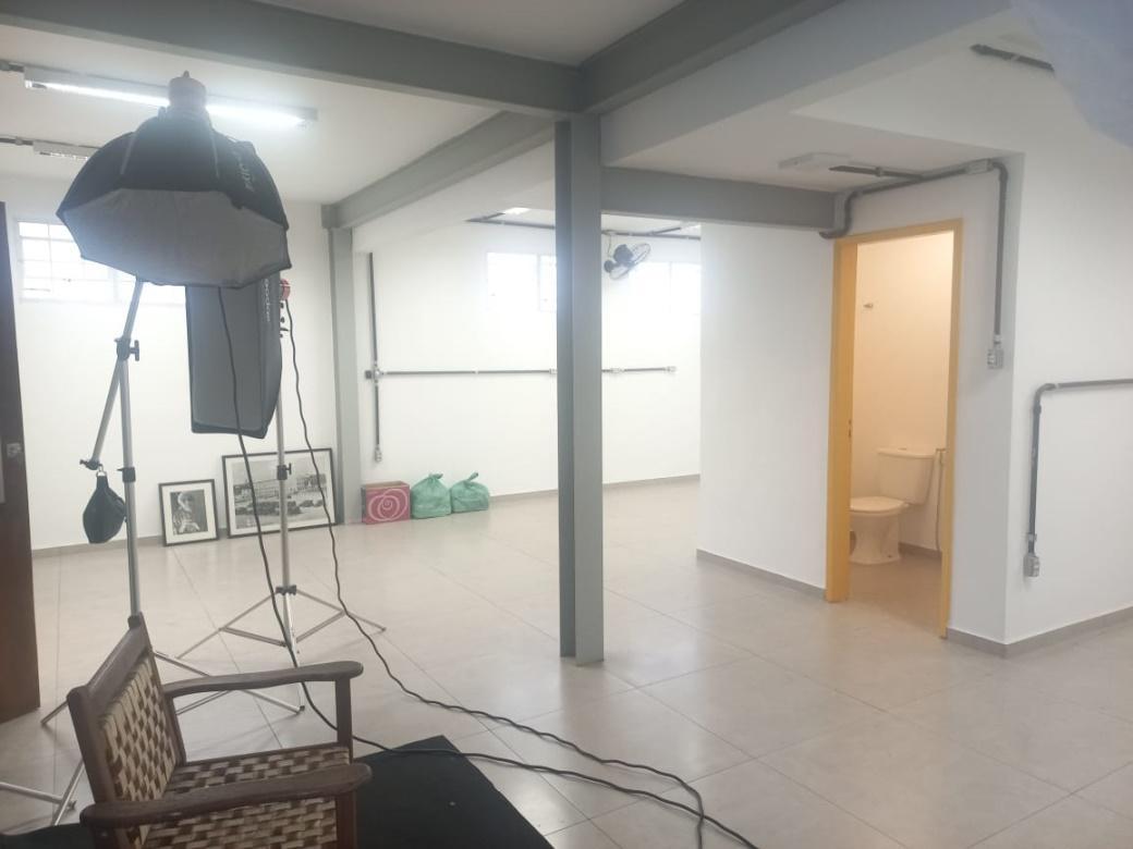 Casa Comercial, Jardim América, 1 Quarto, 1 Vaga