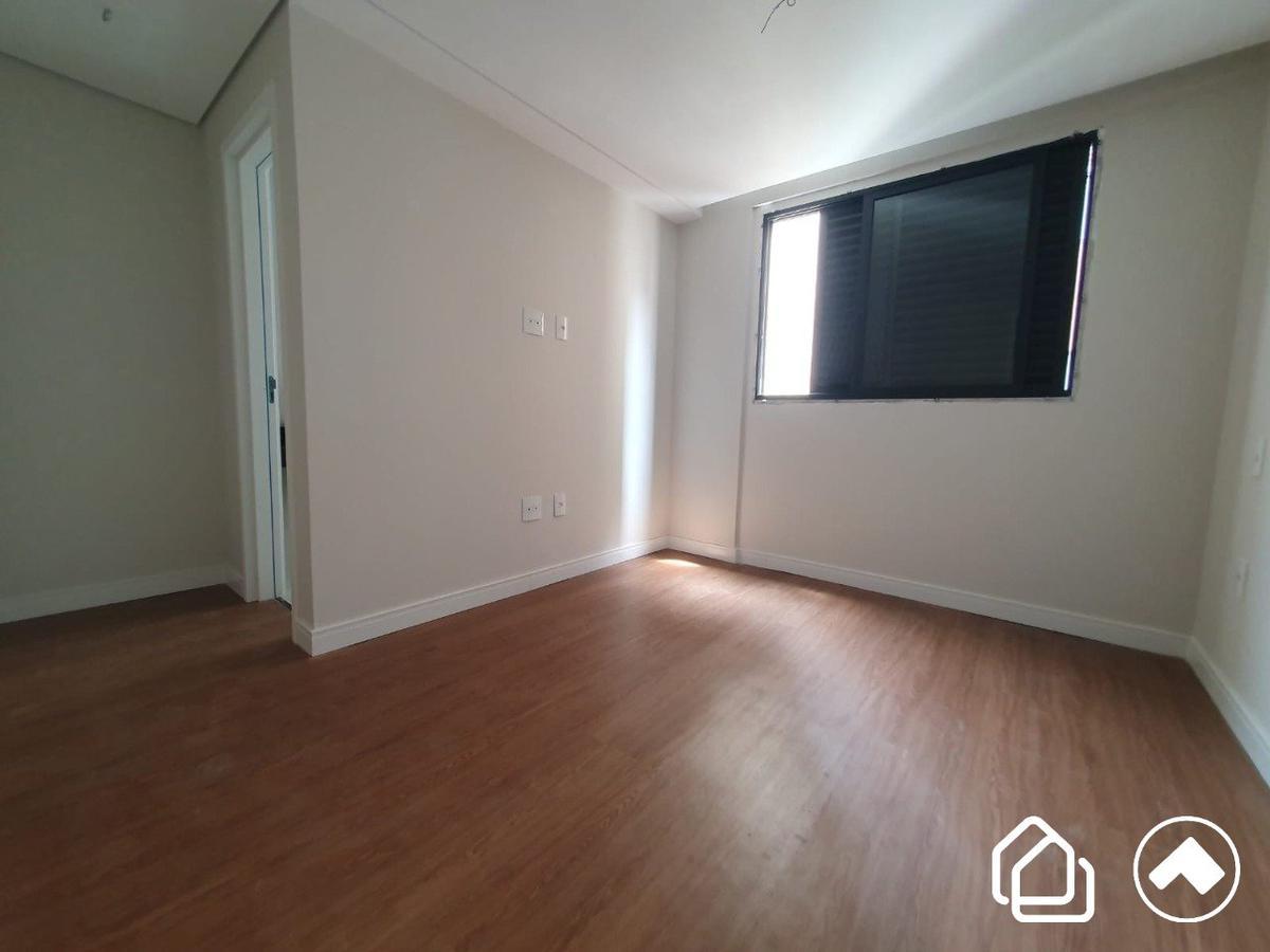 Cobertura, Estoril, 2 Quartos, 2 Vagas, 1 Suíte