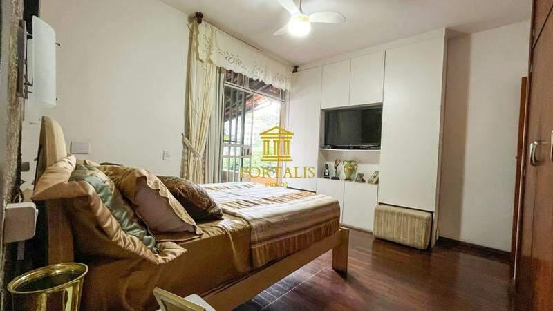 Casa, Serra, 4 Quartos, 2 Vagas, 2 Suítes