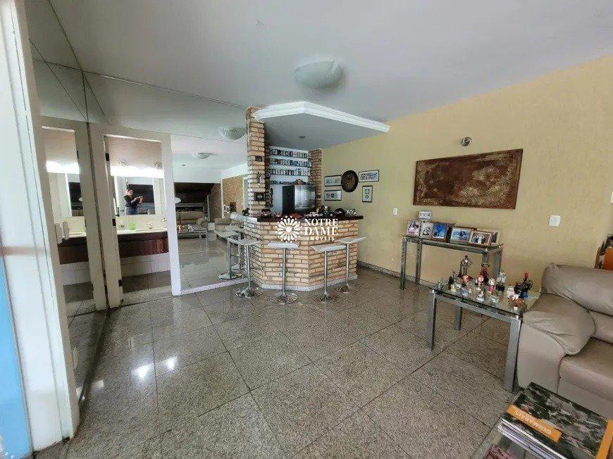 Casa, Santa Lúcia, 10 Quartos, 5 Vagas, 2 Suítes
