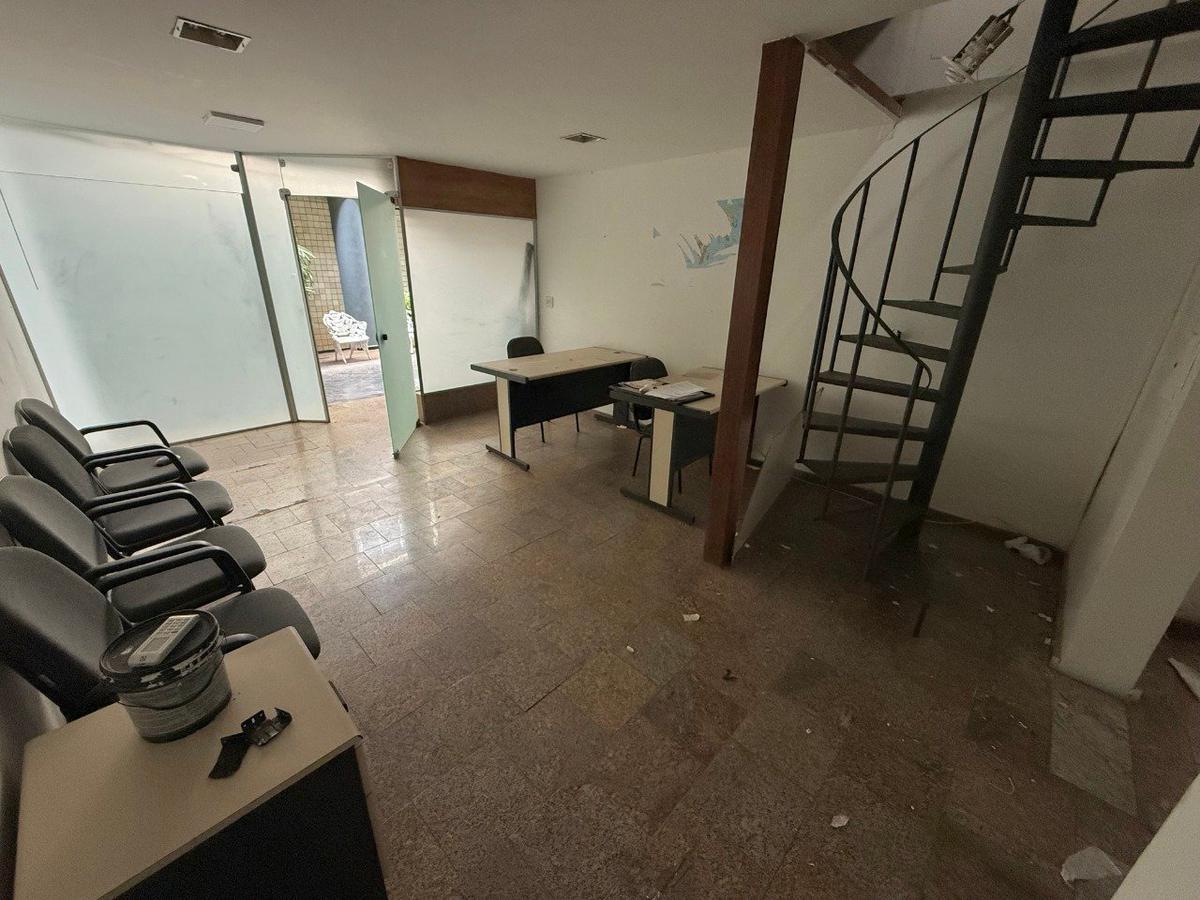 Andar, São José, 0 Quarto, 0 Vaga