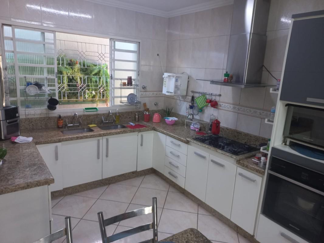Casa, Caiçaras, 4 Quartos, 6 Vagas, 3 Suítes