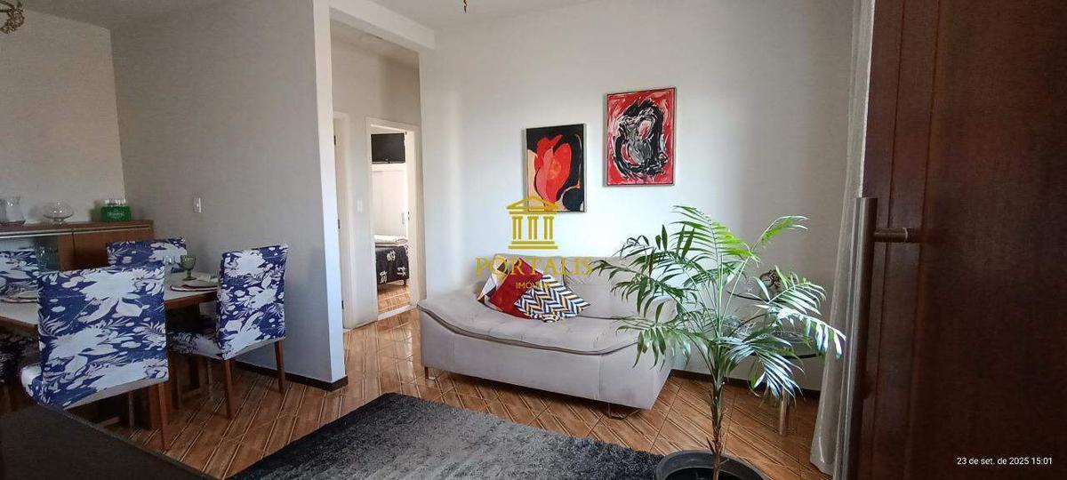 Apartamento, Sagrada Família, 2 Quartos, 1 Vaga