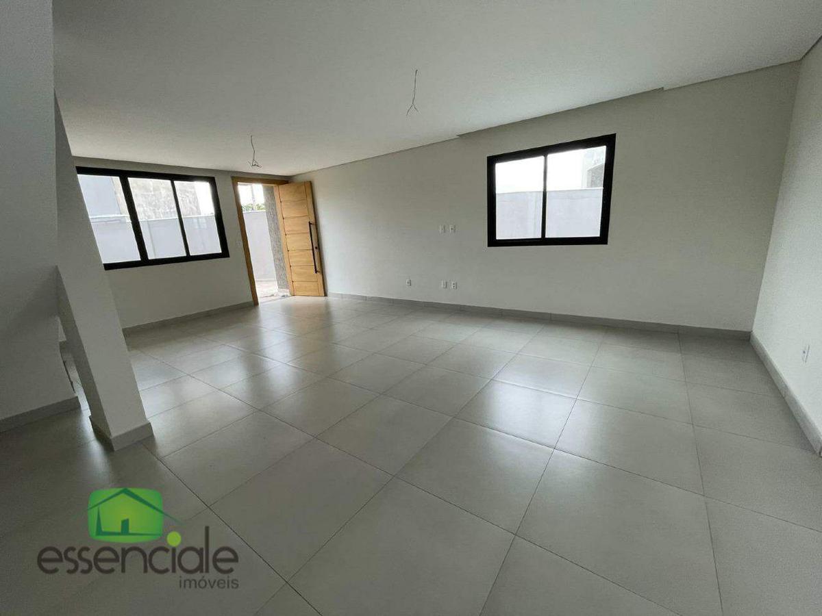 Casa, Centro, 3 Quartos, 2 Vagas, 1 Suíte