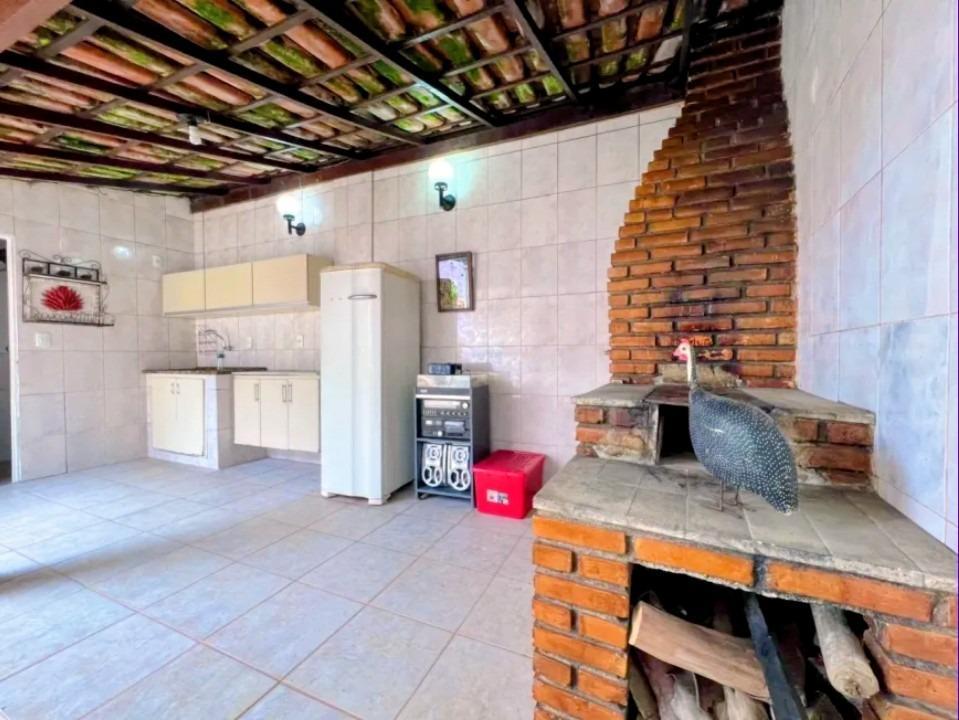 Casa, Castelo, 3 Quartos, 2 Vagas, 1 Suíte
