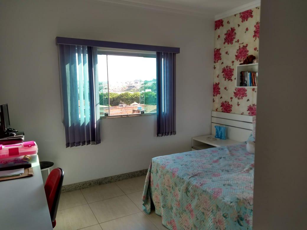 Casa, Xangri-lá, 3 Quartos, 3 Vagas, 1 Suíte