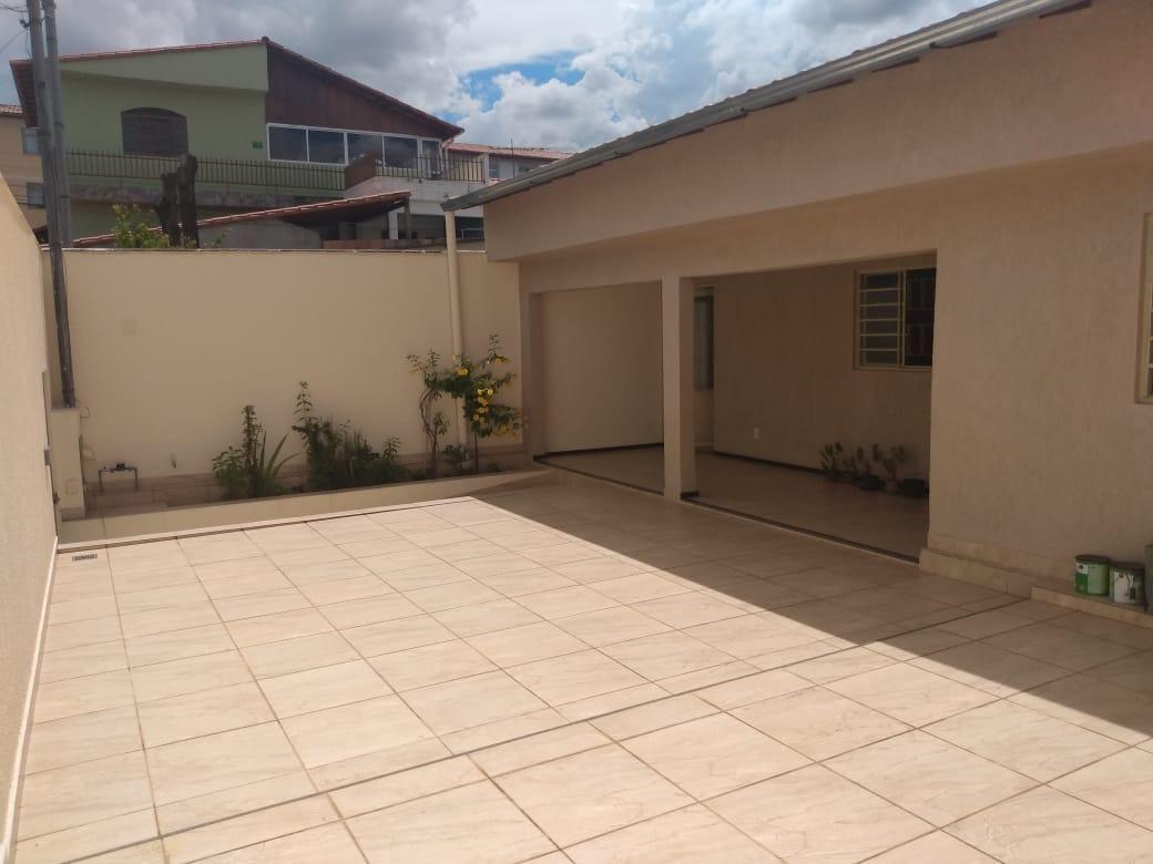 Casa, Novo Glória, 3 Quartos, 2 Vagas, 1 Suíte