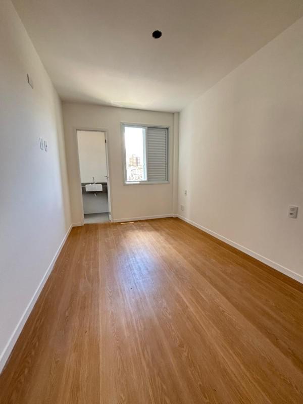 Apartamento, Sagrada Família, 3 Quartos, 2 Vagas, 1 Suíte