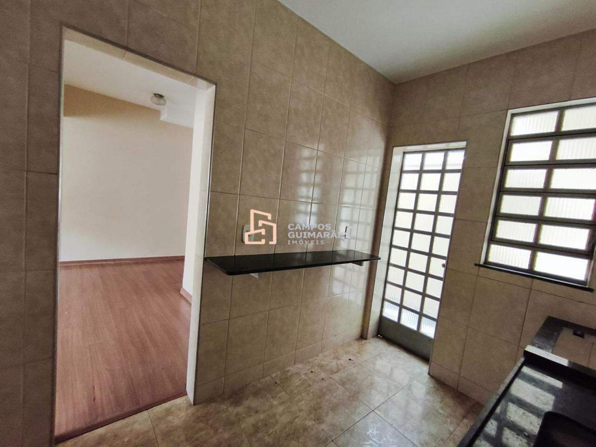 Casa, Barreiro, 2 Quartos, 1 Vaga, 1 Suíte