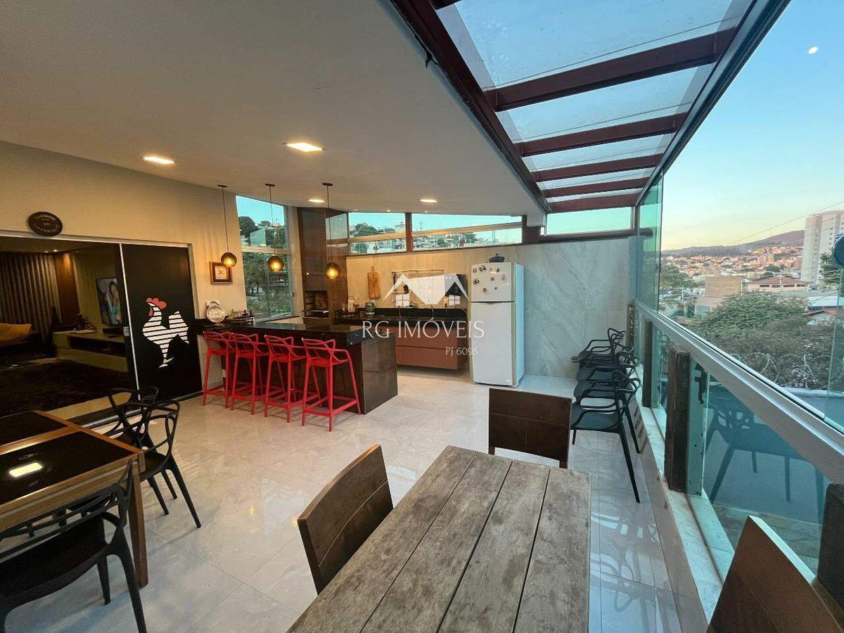 Casa, Teixeira Dias, 3 Quartos, 4 Vagas, 2 Suítes