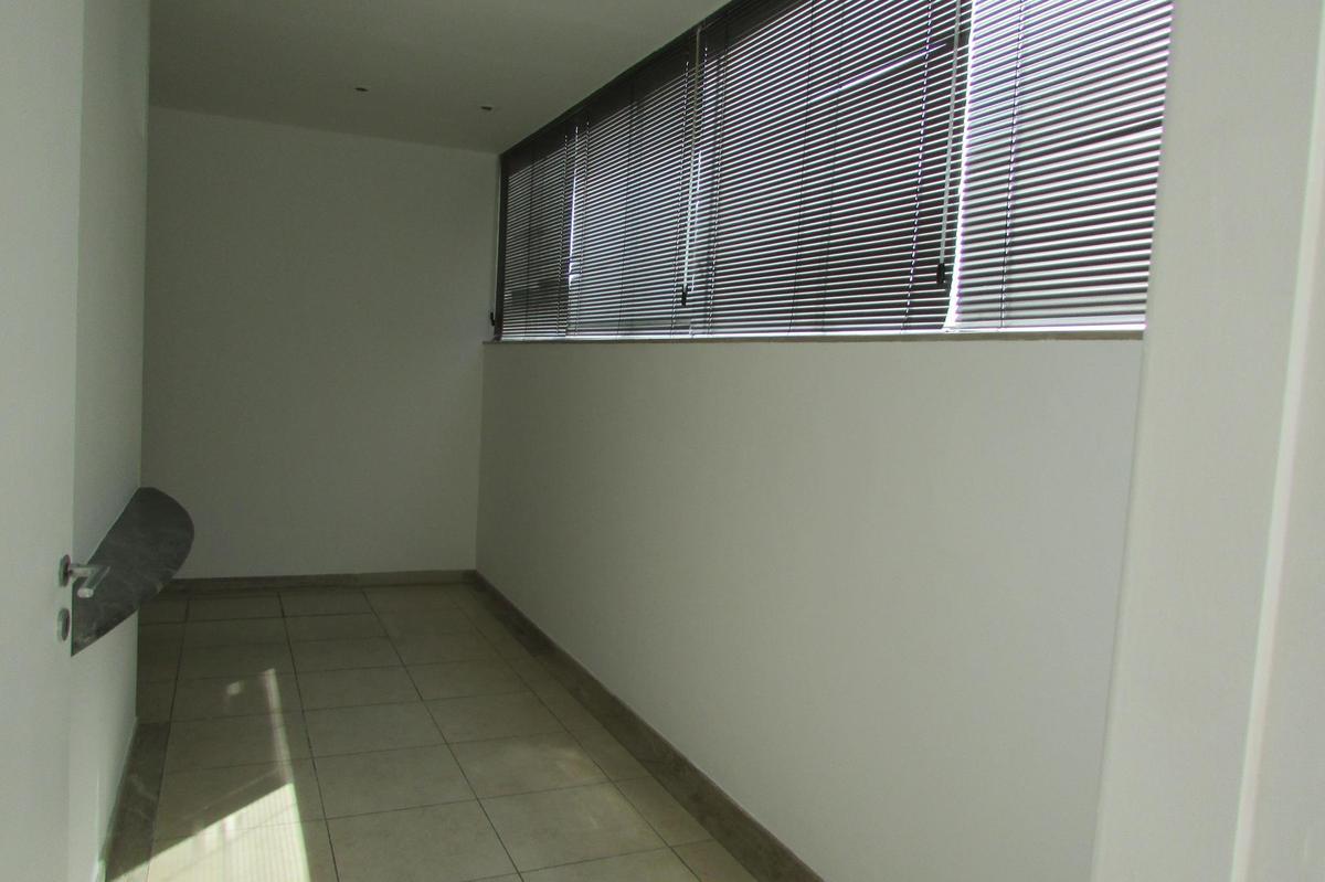 Sala, Lourdes, 1 Vaga