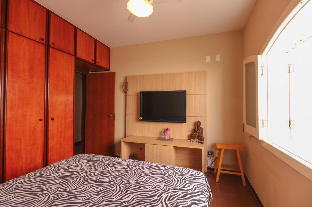 Casa, Buritis, 4 Quartos, 4 Vagas, 1 Suíte