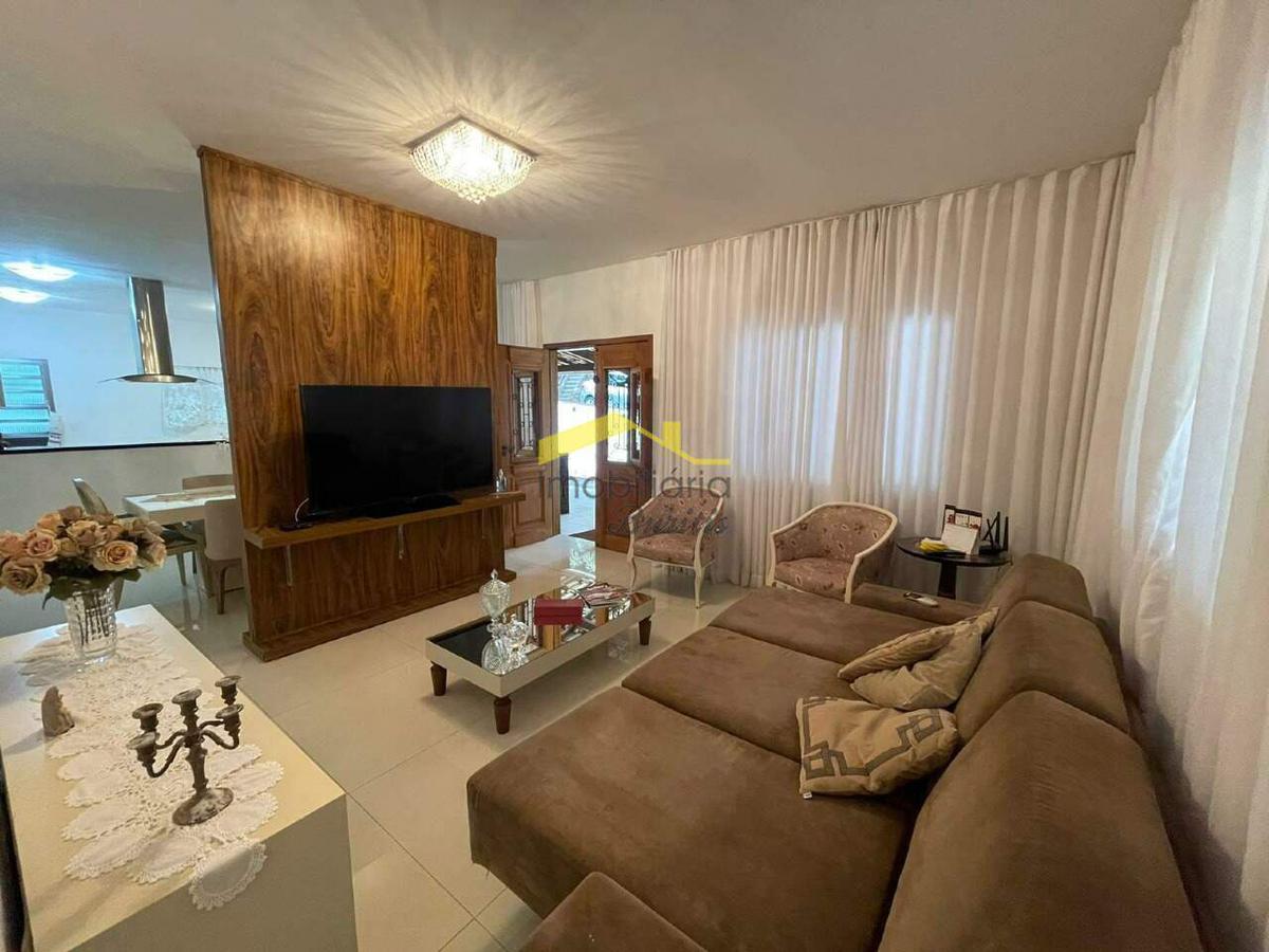 Casa em Condomínio, Retiro do Chalé, 5 Quartos, 4 Vagas, 2 Suítes