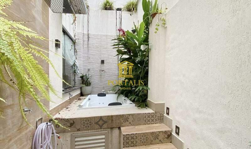Casa, Lourdes, 3 Quartos, 0 Vaga, 1 Suíte