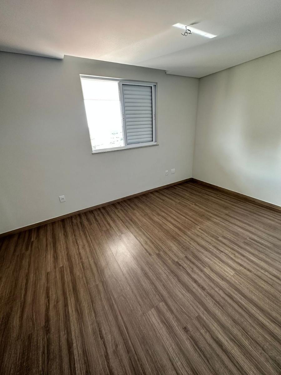 Apartamento, Serrano, 4 Quartos, 3 Vagas, 1 Suíte
