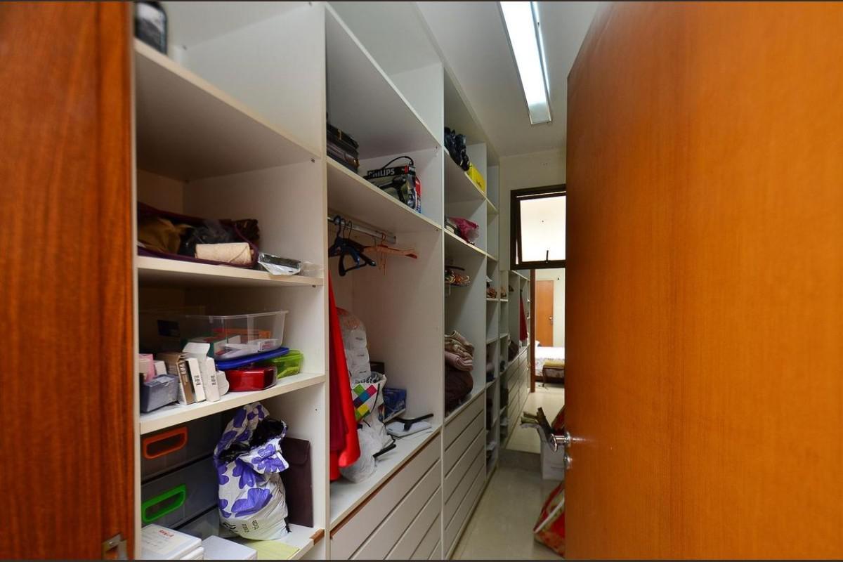 Casa, Comiteco, 4 Quartos, 10 Vagas, 4 Suítes