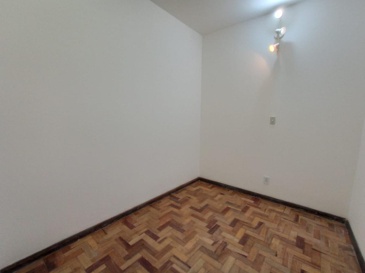 Apartamento, Sagrada Família, 2 Quartos, 0 Vaga