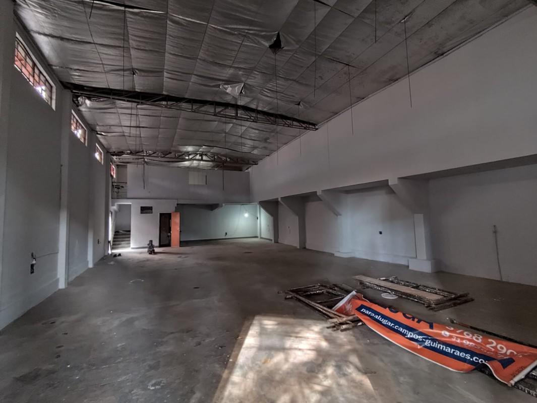 Galpão, Padre Eustáquio, 0 Quarto, 10 Vagas