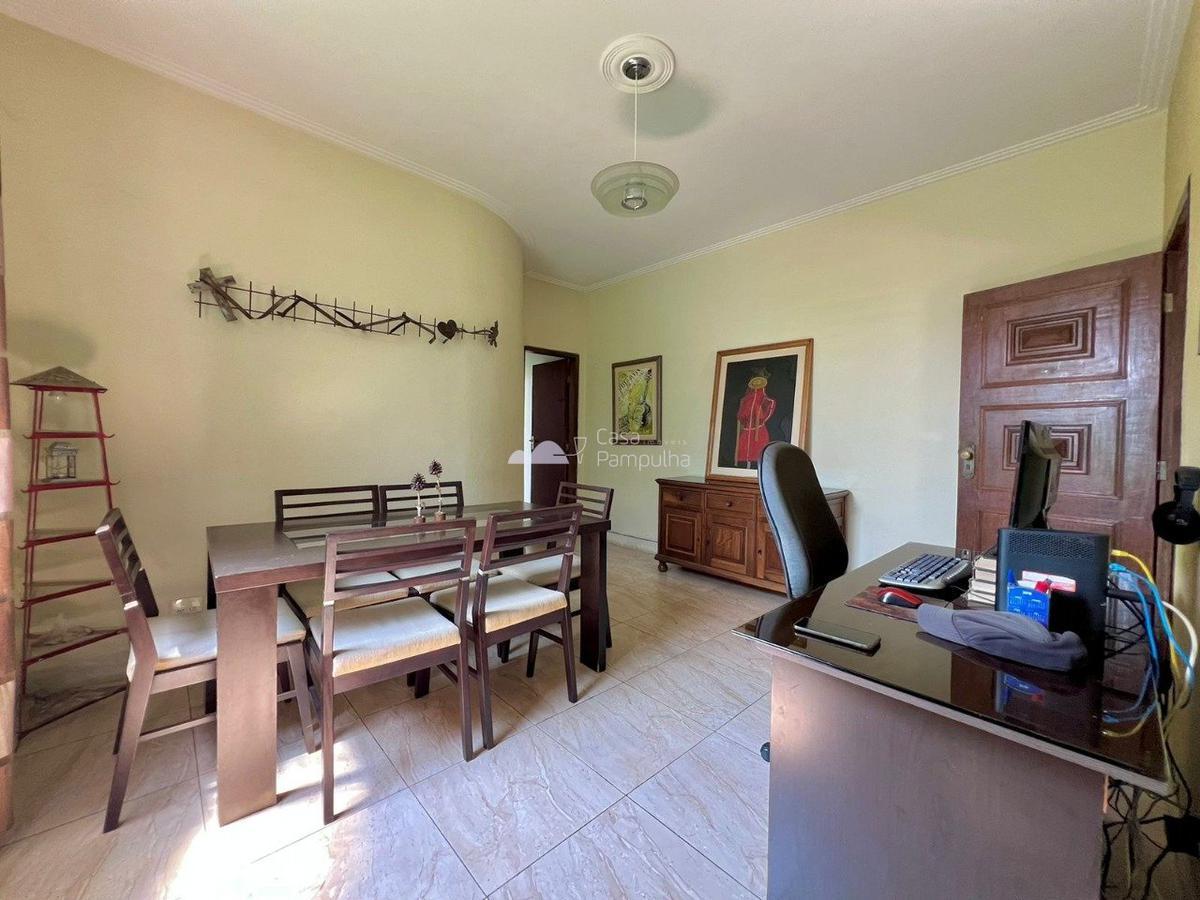 Casa, Planalto, 4 Quartos, 2 Vagas, 2 Suítes