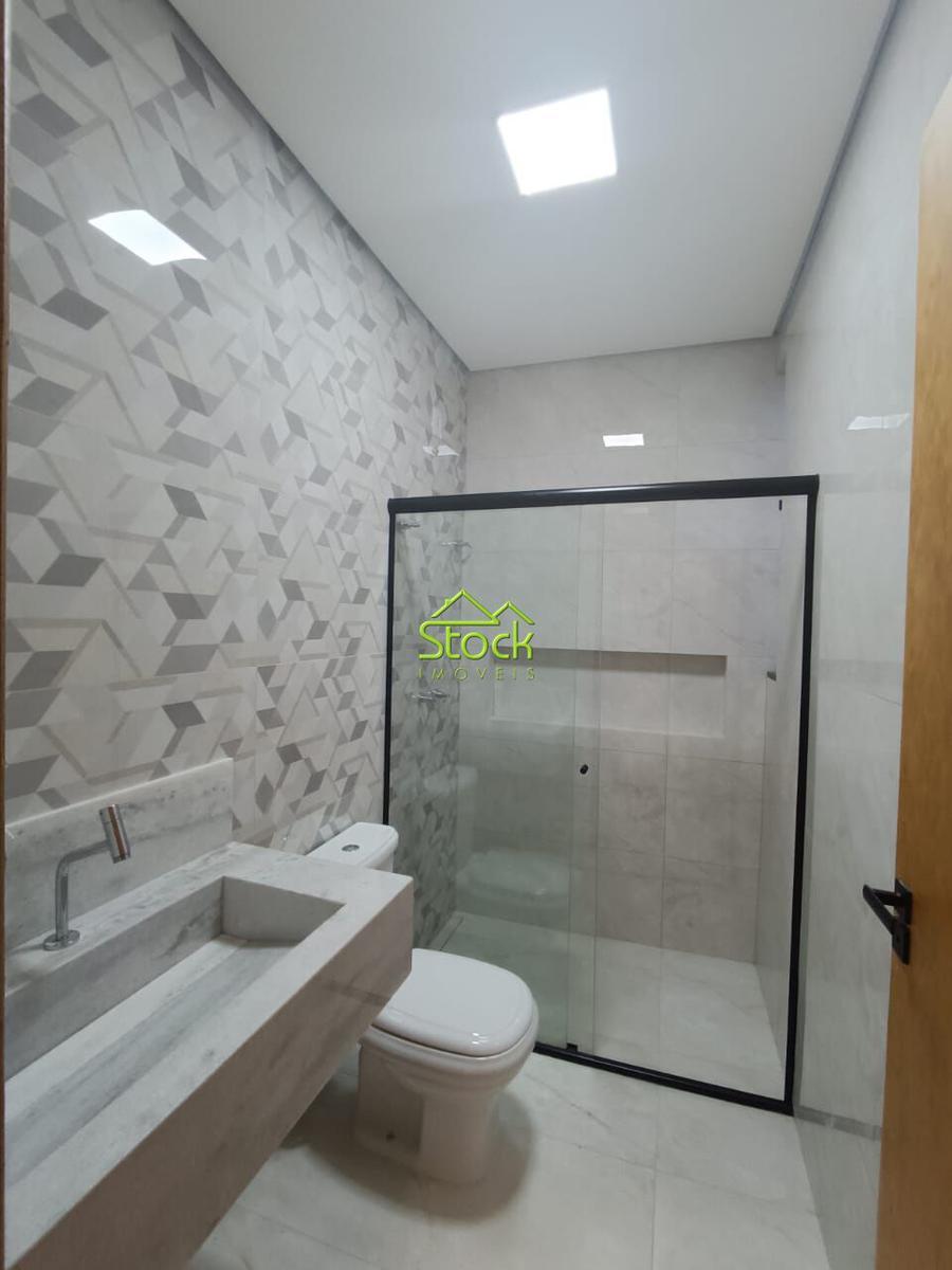 Casa, Jardim Imperial, 3 Quartos, 2 Vagas, 1 Suíte
