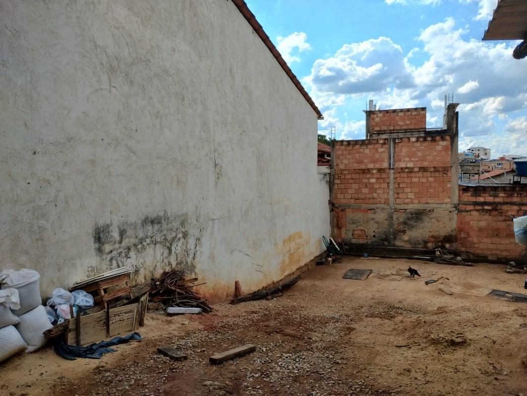 Lote, Oitis, 0 Quarto, 0 Vaga