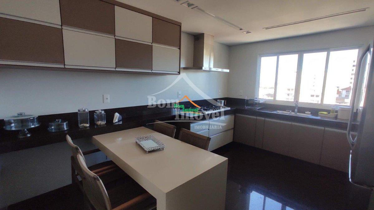 Apartamento, Centro, 4 Quartos, 3 Vagas, 4 Suítes