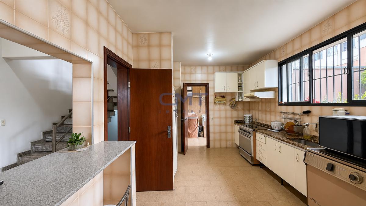 Casa, Sagrada Família, 5 Quartos, 3 Vagas, 2 Suítes