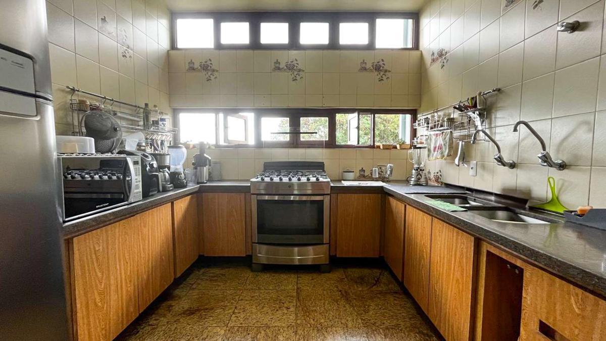 Casa, São Lucas, 4 Quartos, 5 Vagas, 3 Suítes