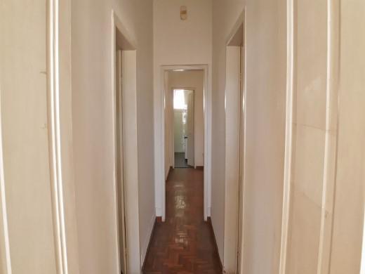 Casa, Centro, 4 Quartos, 0 Vaga, 1 Suíte