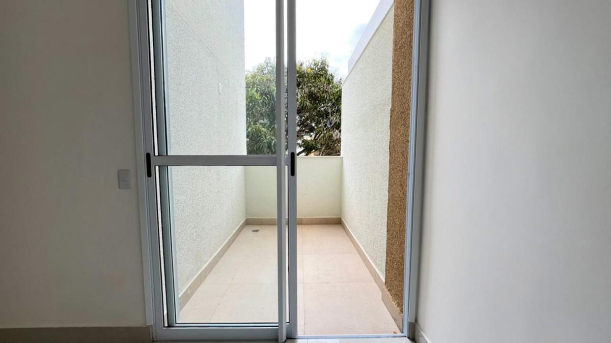 Apartamento, Casa Branca, 3 Quartos, 2 Vagas, 1 Suíte