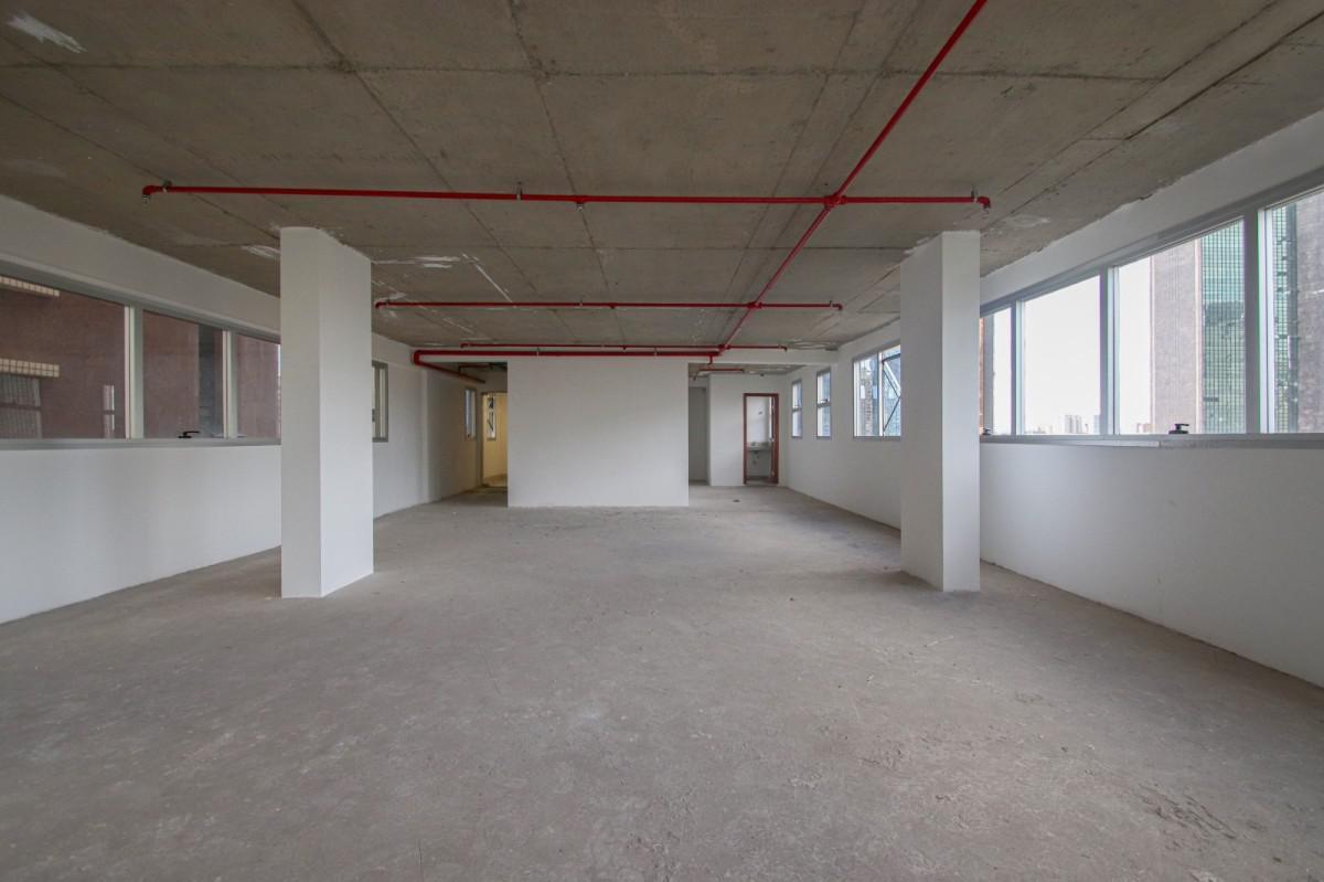 Sala, Savassi, 0 Quarto, 4 Vagas