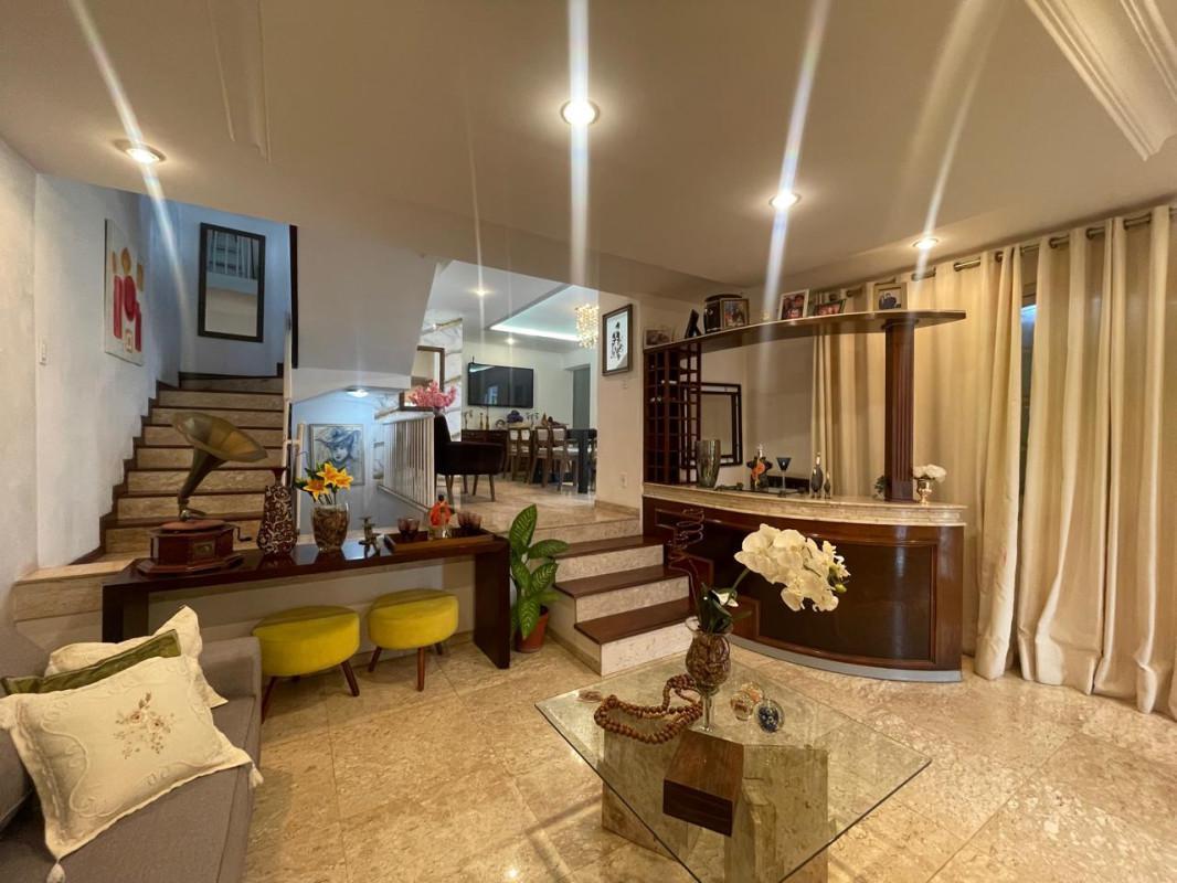 Casa, Santa Lúcia, 5 Quartos, 4 Vagas, 1 Suíte