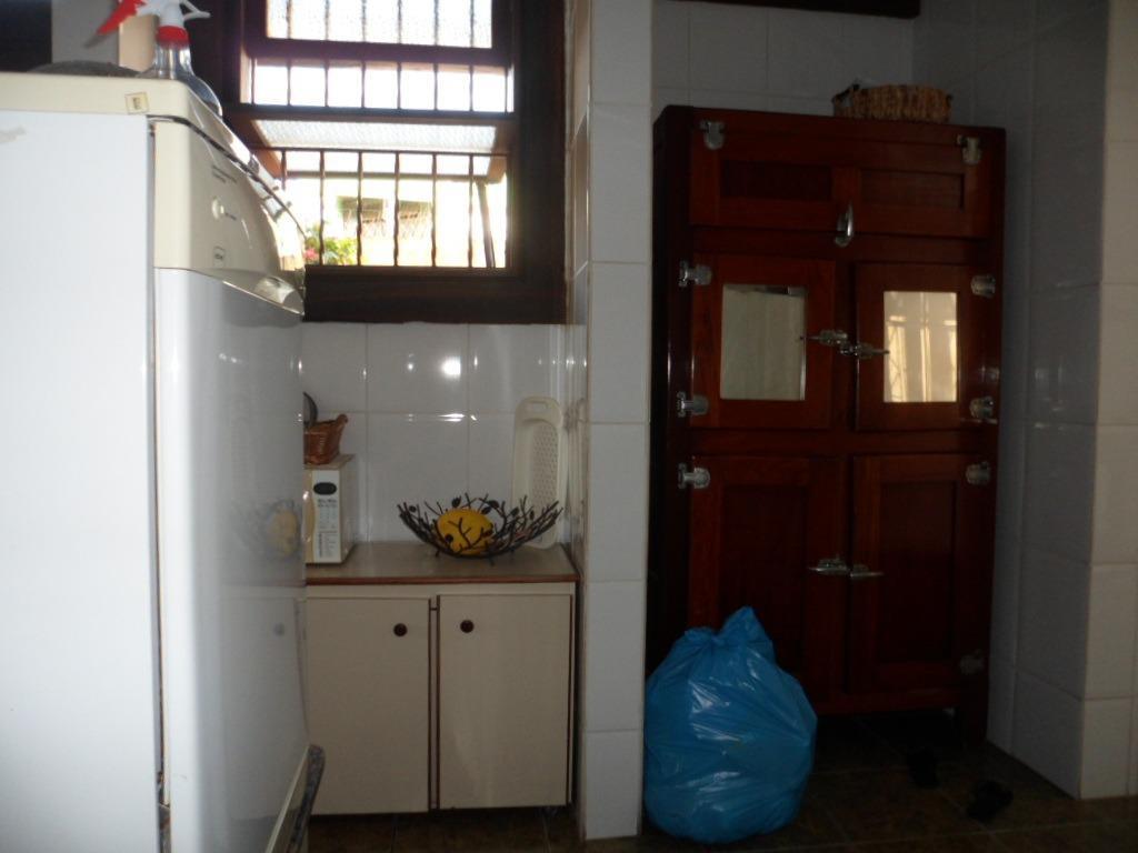 Casa, Cachoeirinha, 4 Quartos, 3 Vagas, 1 Suíte