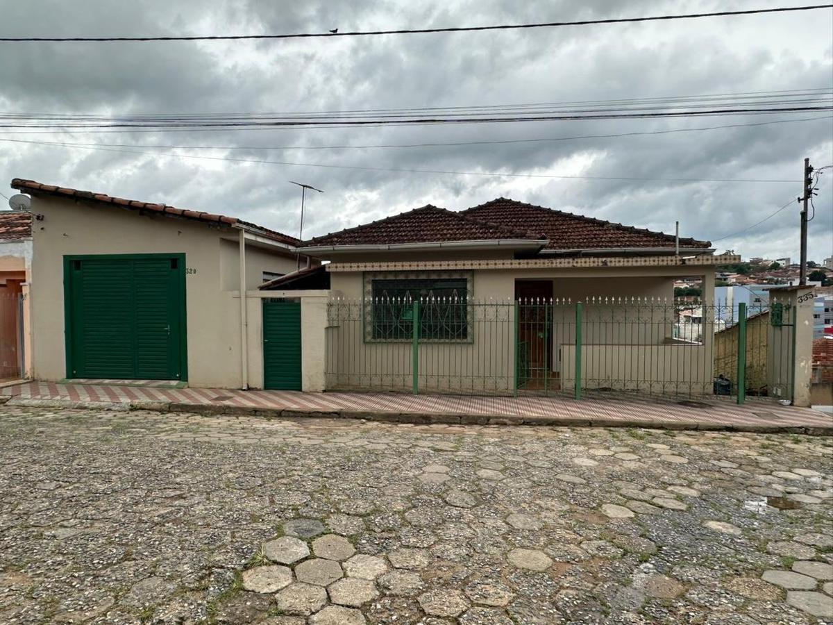 Casa, Centro, 3 Quartos, 0 Vaga