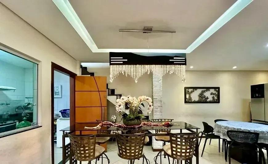 Casa, Céu Azul, 3 Quartos, 2 Vagas, 2 Suítes