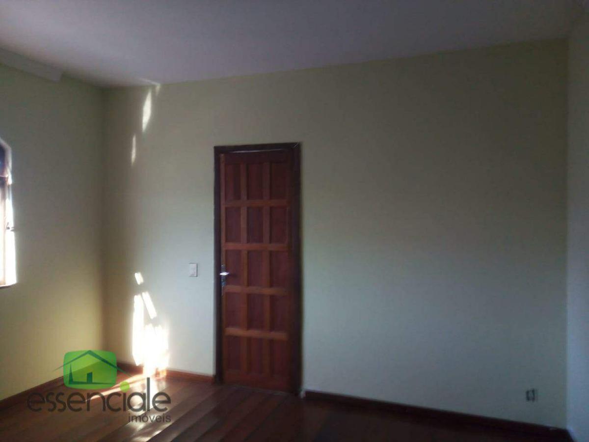 Casa Comercial, Água Branca, 4 Quartos, 3 Vagas, 1 Suíte