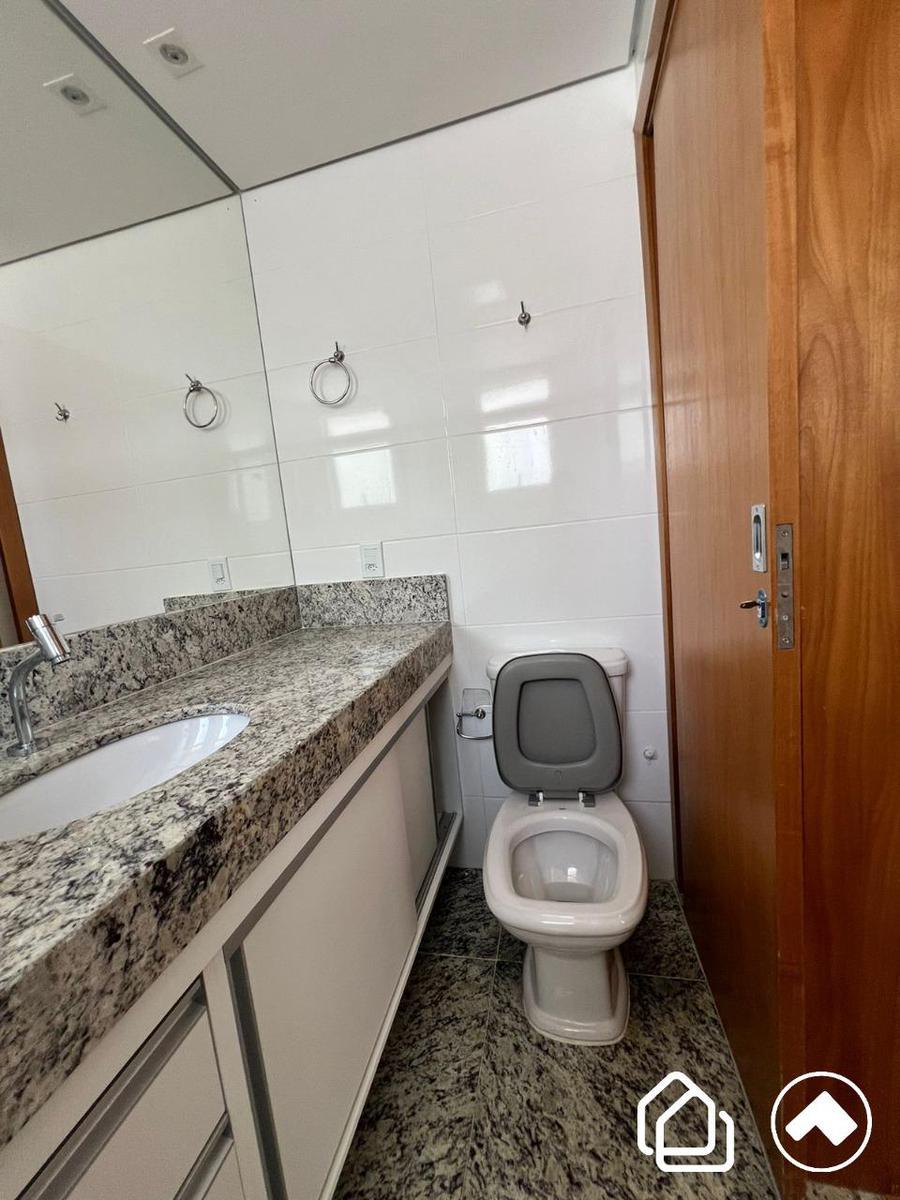 Cobertura, Funcionários, 2 Quartos, 2 Vagas, 2 Suítes