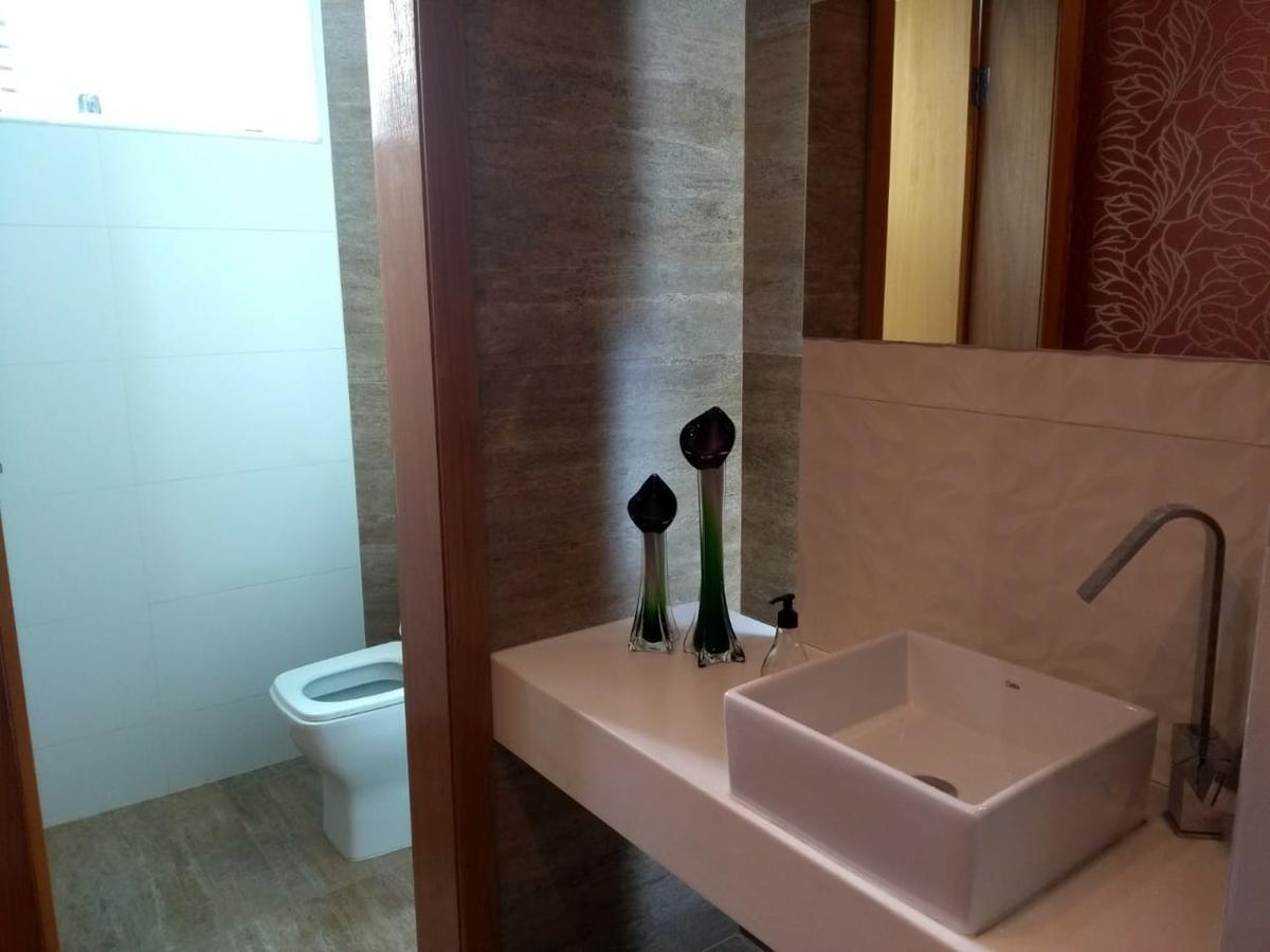 Casa, Cabral, 3 Quartos, 2 Vagas, 1 Suíte