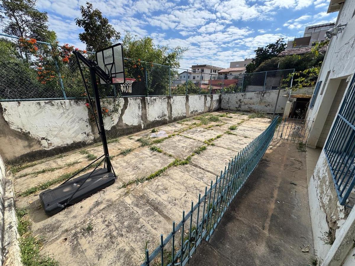 Casa, Santa Branca, 3 Quartos, 4 Vagas, 1 Suíte