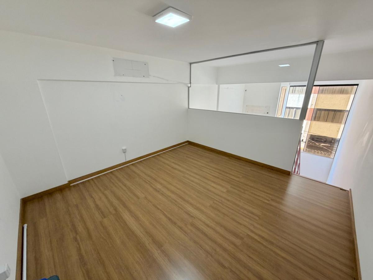 Sala, São José, 0 Quarto, 1 Vaga