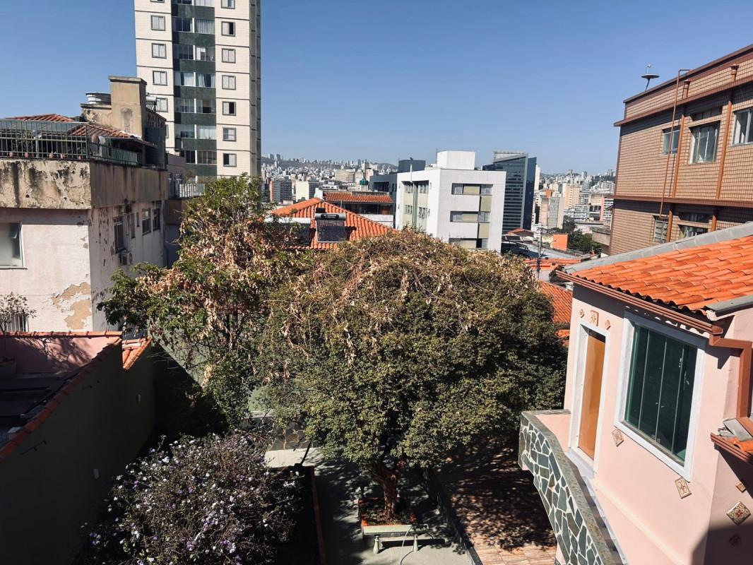 Casa Comercial, Colégio Batista, 4 Quartos, 3 Vagas, 2 Suítes