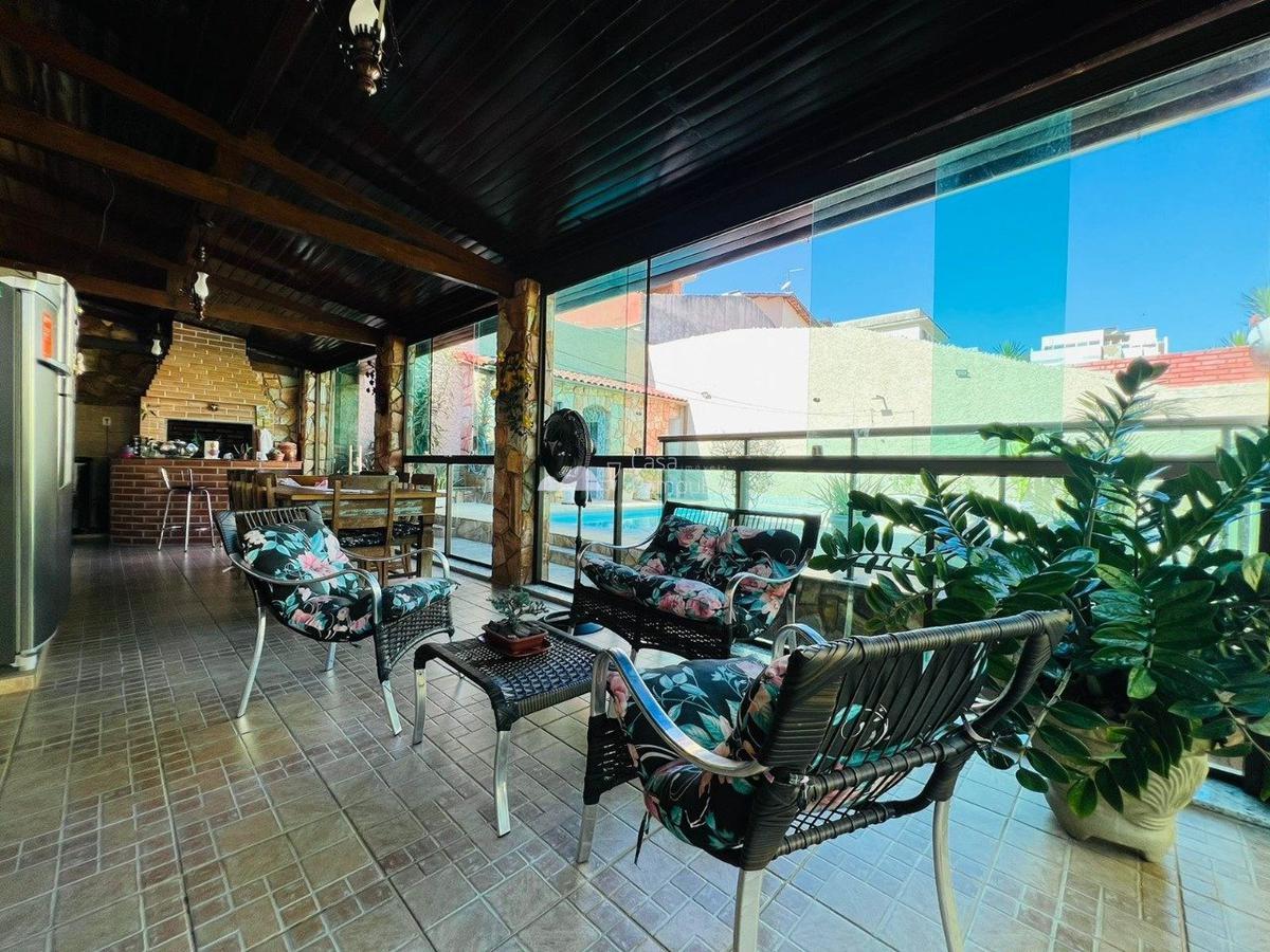 Casa, Santa Branca, 3 Quartos, 4 Vagas, 1 Suíte