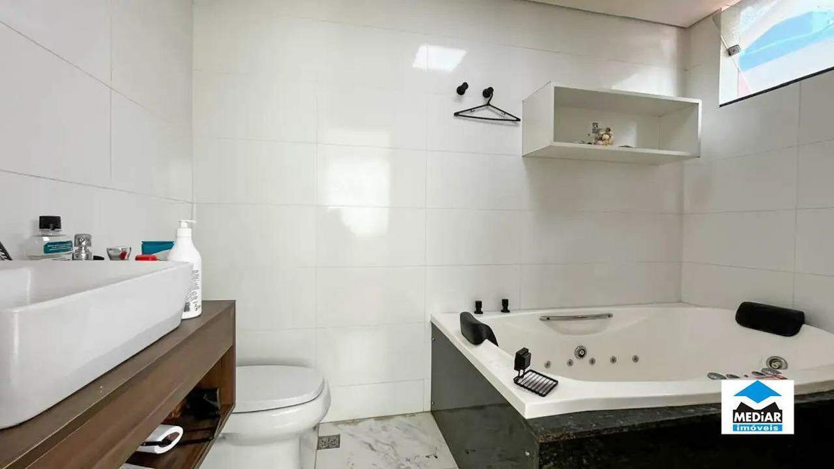 Casa, Santa Branca, 3 Quartos, 1 Vaga, 2 Suítes