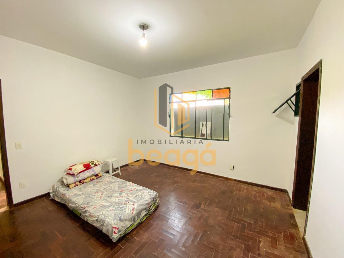 Casa, Parque Turistas, 3 Quartos, 8 Vagas, 2 Suítes