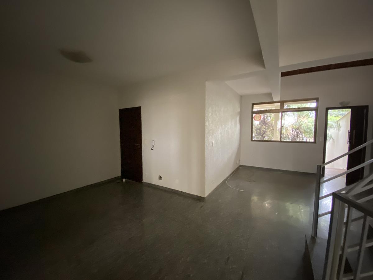 Casa, Castelo, 4 Quartos, 2 Vagas, 2 Suítes
